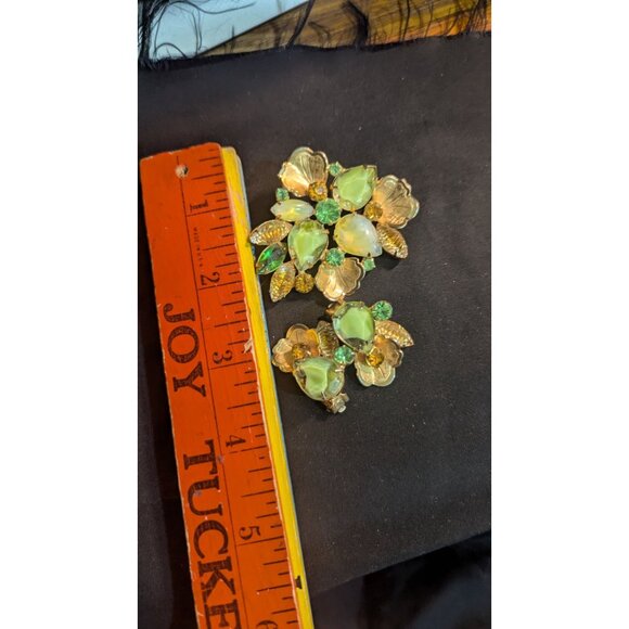 Vintage Green & Yellow Rhinestone Brooch Clip-On Earrings Set Floral Design Esta - Picture 7 of 7